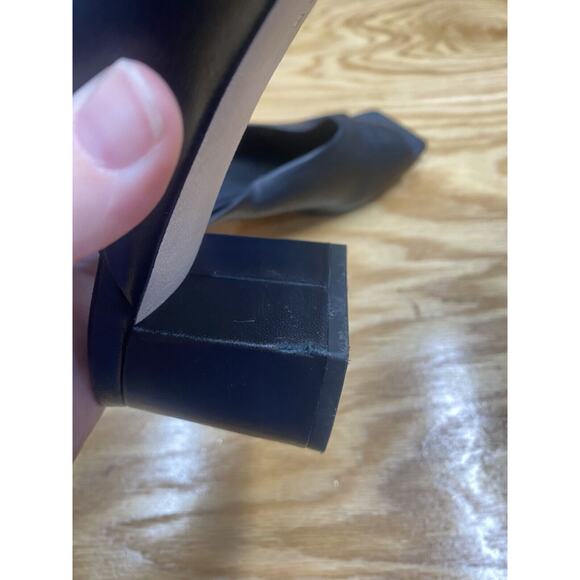 Vince Elizabeth Mule Sandal Women's 9 M Triple Black Leather Open Square Toe S57 - Picture 6 of 8